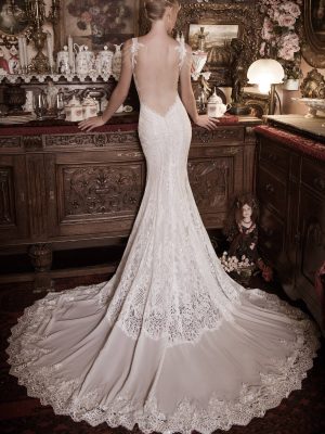 NOBILITY Wedding Dress by Naama Navipur