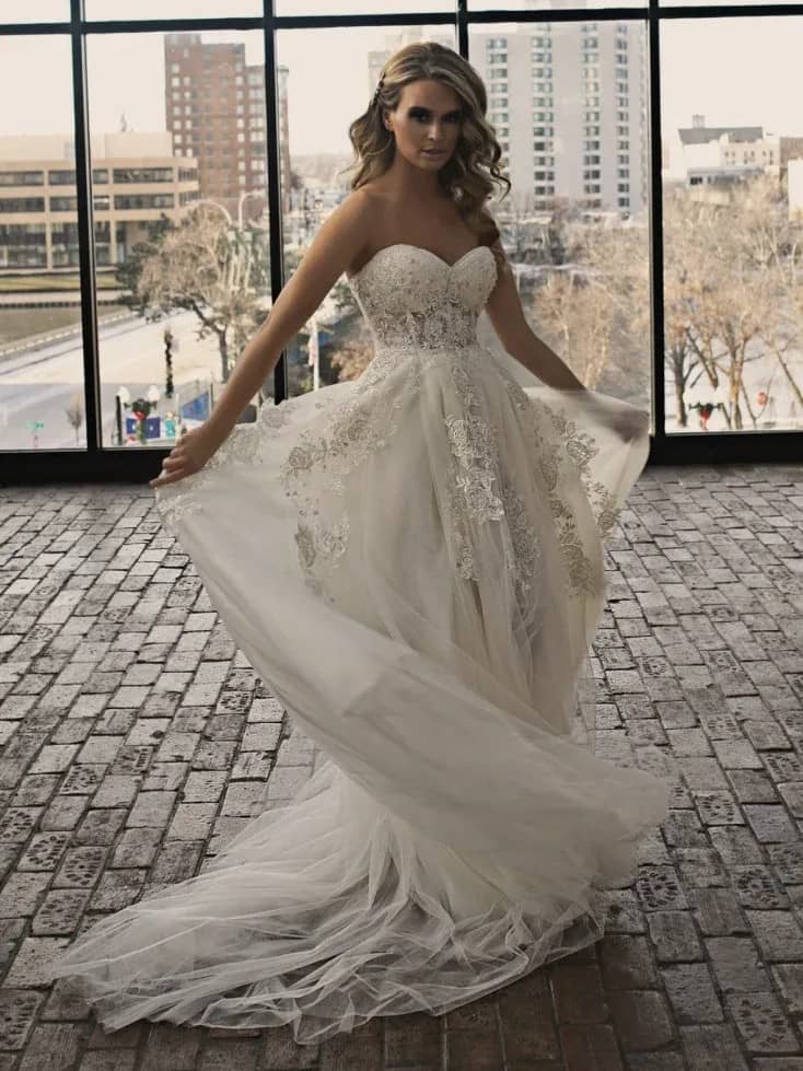 Summer Wedding Dress by Naama Navipur