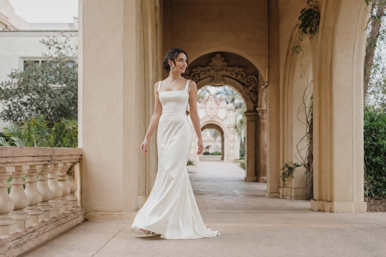 Minimal wedding dresses complete guide